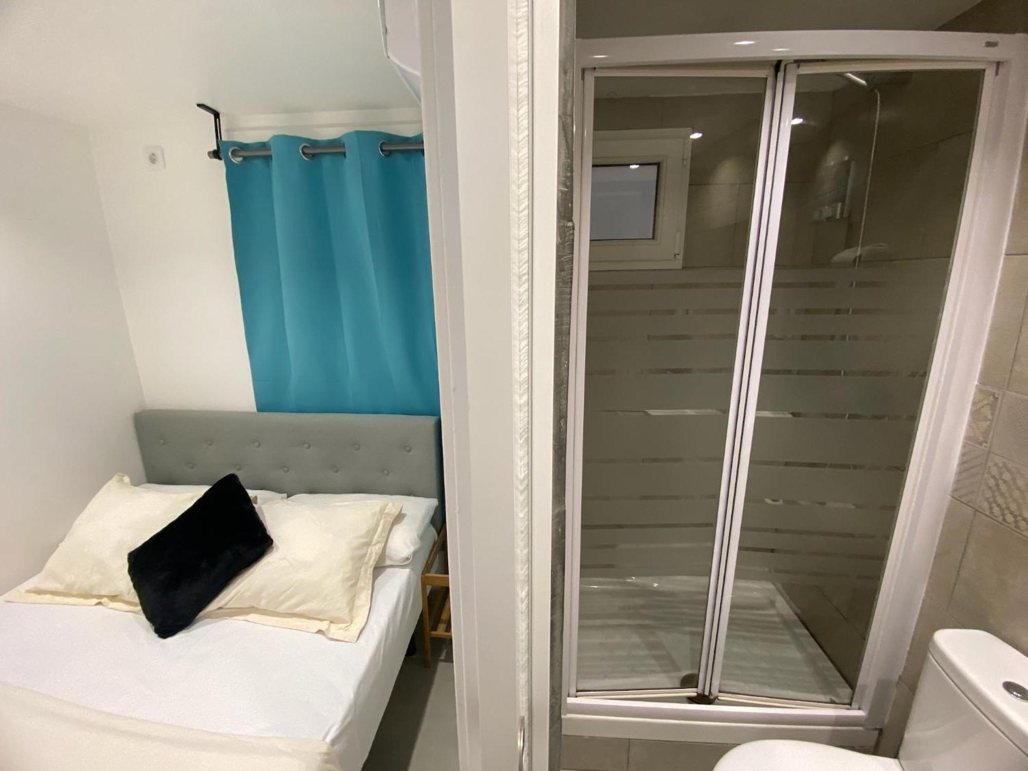 Suites Nuevas Con Bano Privado Frente Al Metro St Mwc Barcelona-Fira Оспиталет-де-Льобрегат Экстерьер фото