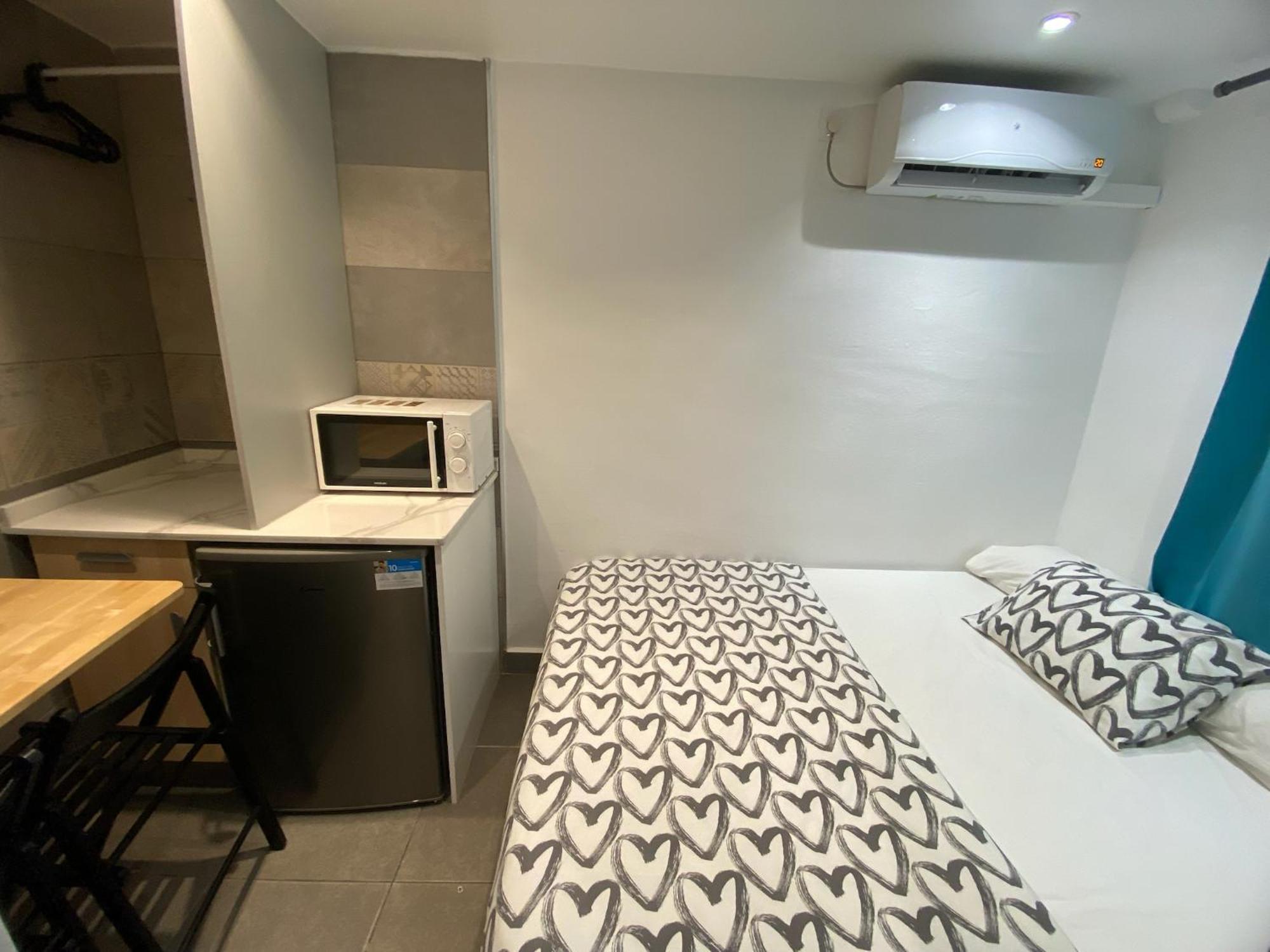 Suites Nuevas Con Bano Privado Frente Al Metro St Mwc Barcelona-Fira Оспиталет-де-Льобрегат Экстерьер фото