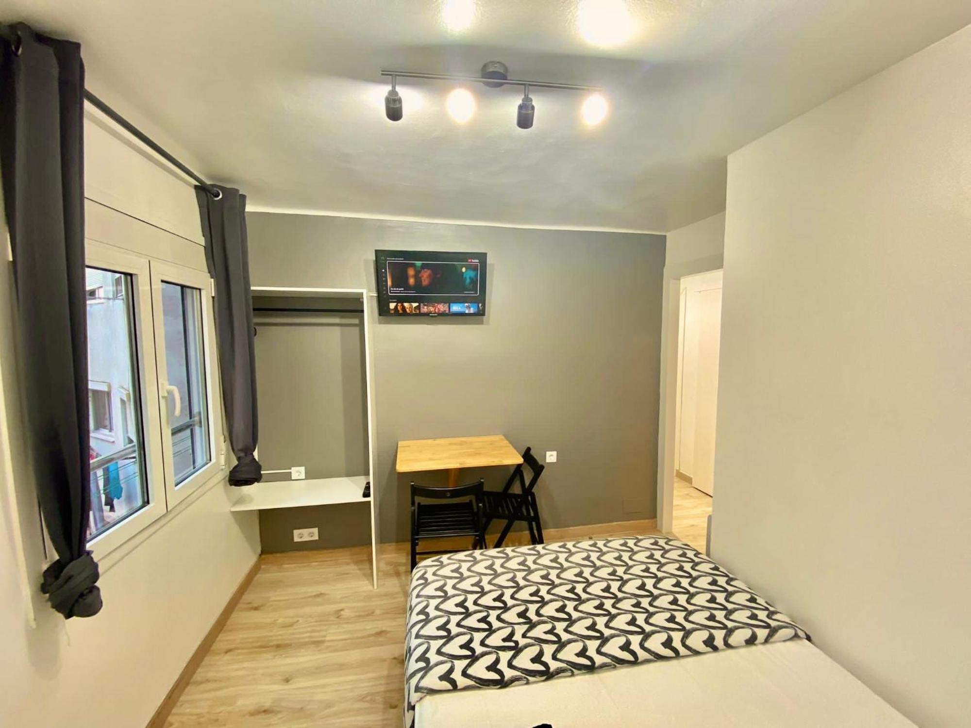 Suites Nuevas Con Bano Privado Frente Al Metro St Mwc Barcelona-Fira Оспиталет-де-Льобрегат Экстерьер фото