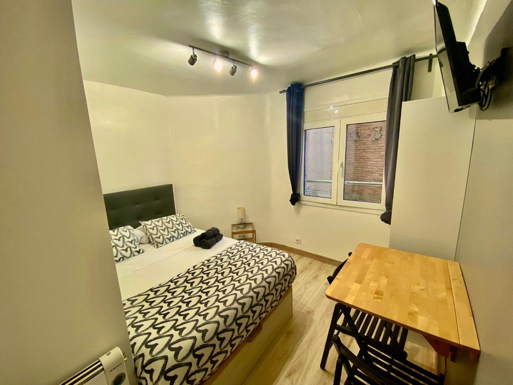 Suites Nuevas Con Bano Privado Frente Al Metro St Mwc Barcelona-Fira Оспиталет-де-Льобрегат Экстерьер фото