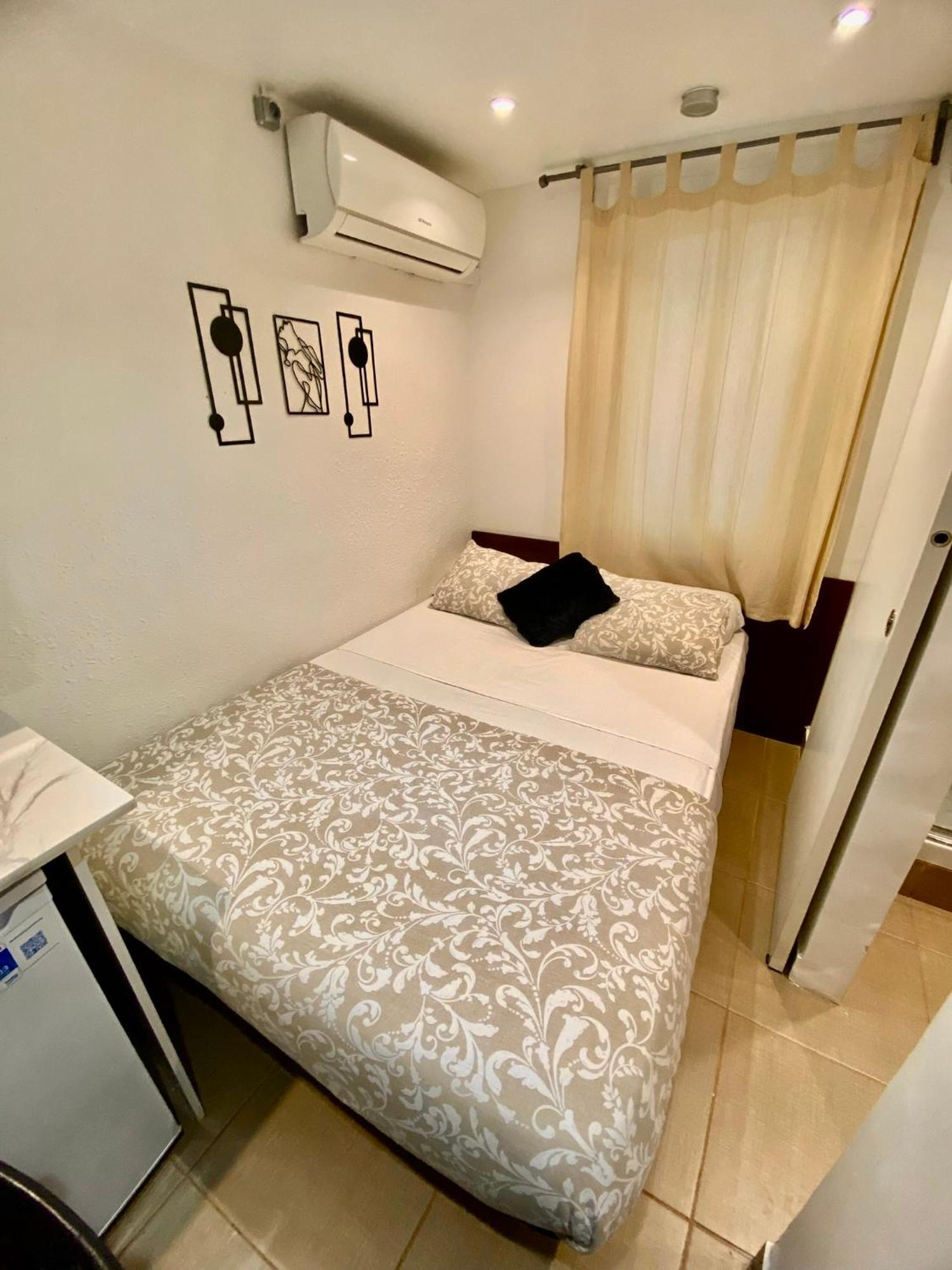 Suites Nuevas Con Bano Privado Frente Al Metro St Mwc Barcelona-Fira Оспиталет-де-Льобрегат Экстерьер фото